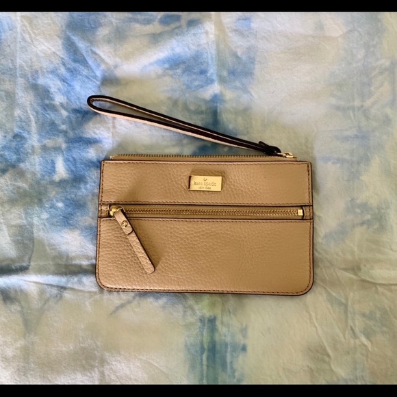 kate spade Handbags - Kate Spade Wristlet/Wallet